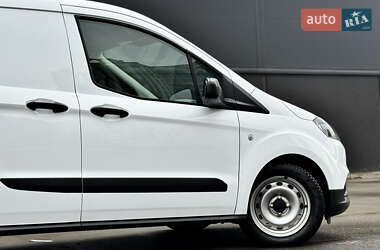 Грузовой фургон Ford Transit Courier 2022 в 