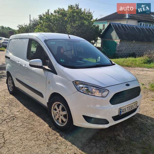 Грузовой фургон Ford Transit Courier 2015 в 