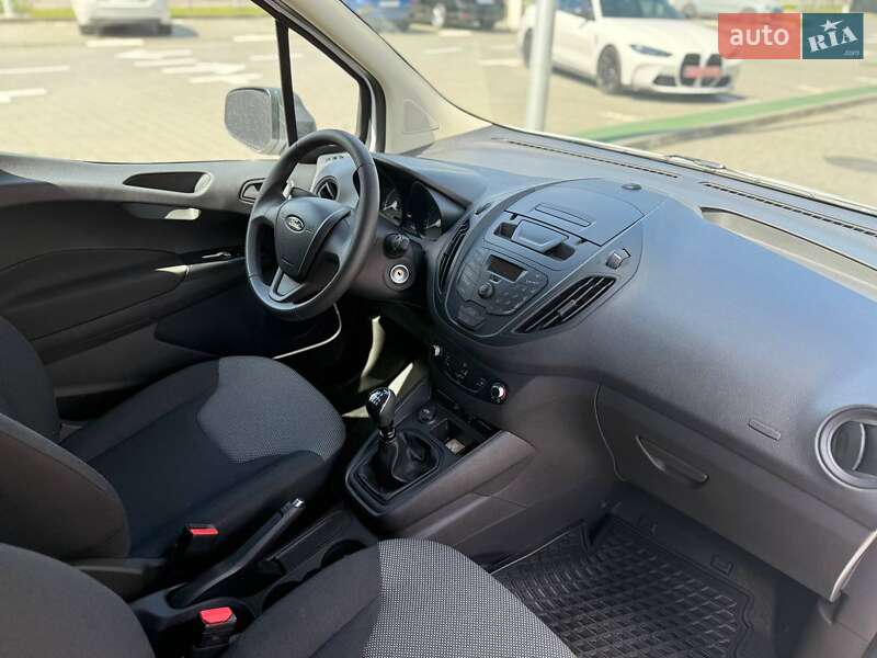 Вантажний фургон Ford Transit Courier 2023 в Івано-Франківську