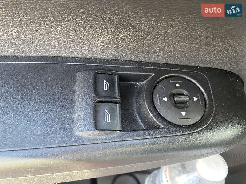 Вантажний фургон Ford Transit Courier 2020 в Сарнах