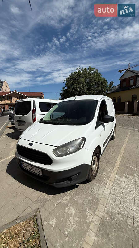 Вантажний фургон Ford Transit Courier 2014 в Чернівцях