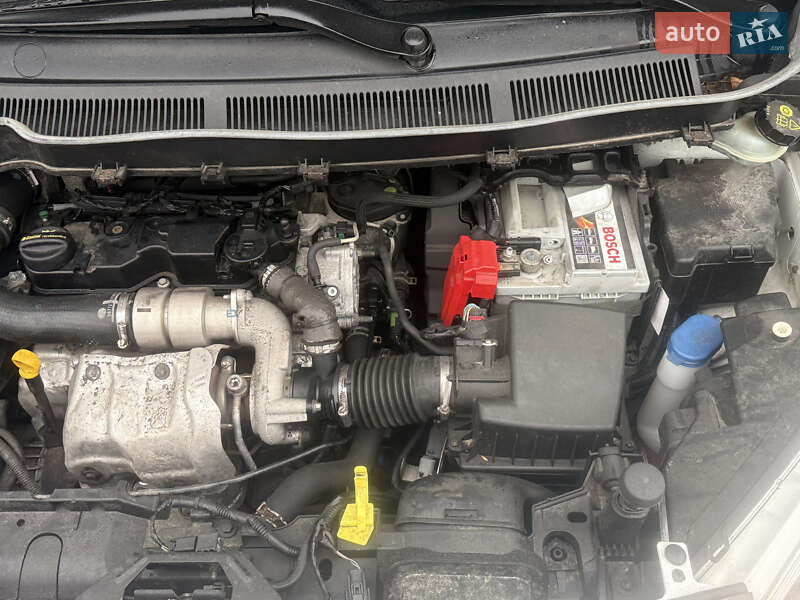 Грузовой фургон Ford Transit Courier 2015 в Киеве