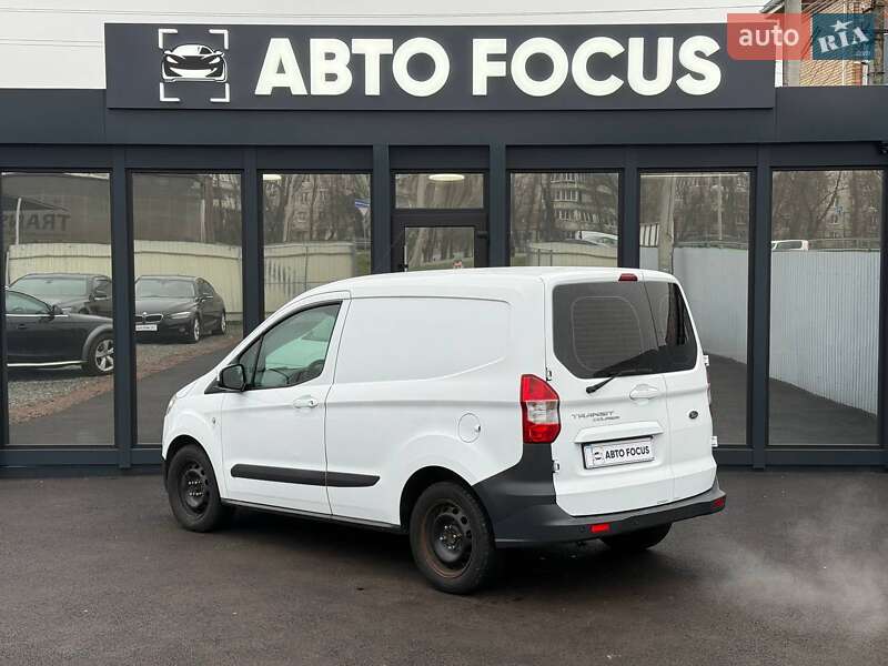 Грузовой фургон Ford Transit Courier 2015 в Киеве