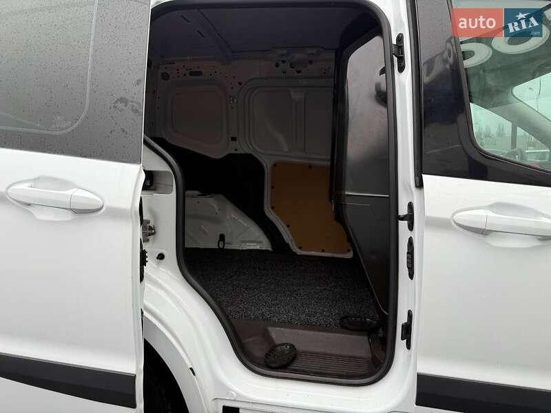 Грузовой фургон Ford Transit Courier 2015 в Киеве
