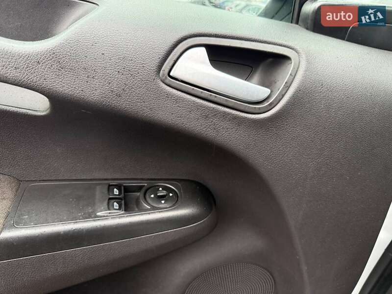 Грузовой фургон Ford Transit Courier 2015 в Киеве