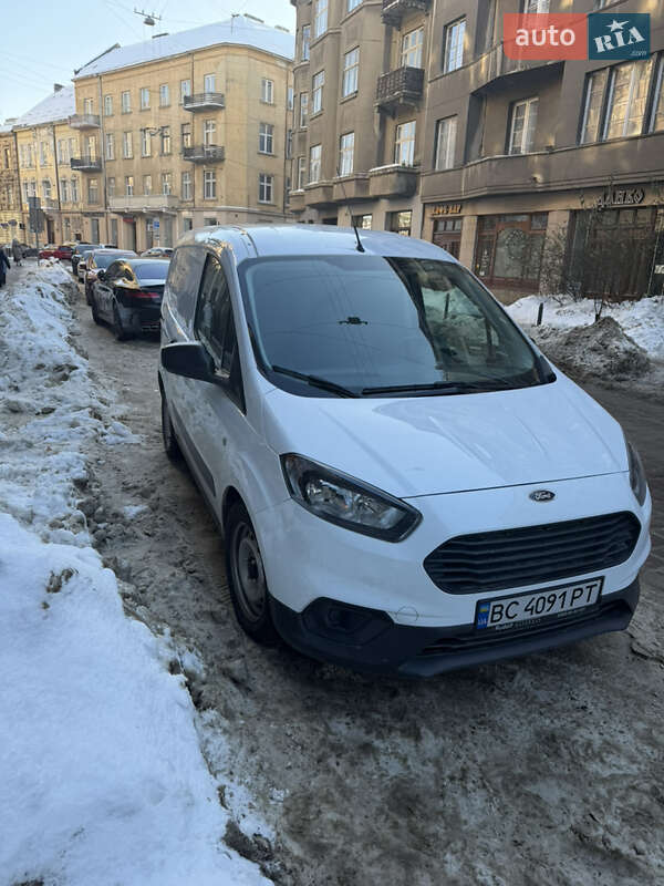 Грузовой фургон Ford Transit Courier 2022 в Киеве фото 2 Грузовой фургон Ford Transit Courier 2022 в Киеве