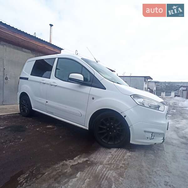 Ford Transit Courier 2016