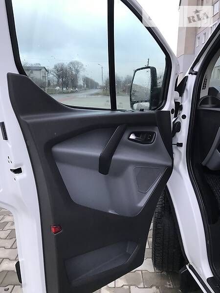 Вантажопасажирський фургон Ford Transit Custom 2014 в Дубні
