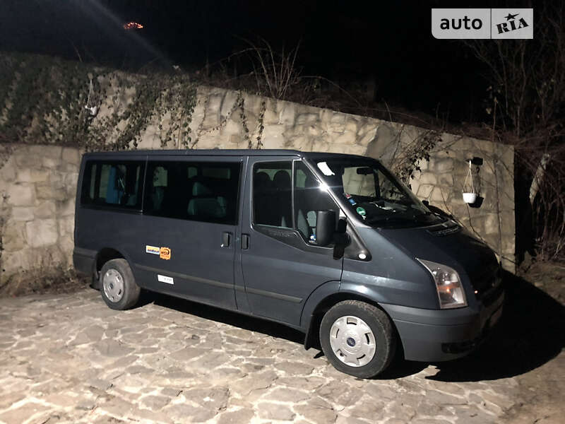Мінівен Ford Transit Custom 2012 в Яремчі