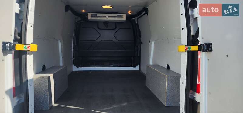 Вантажний фургон Ford Transit Custom 2019 в Нововолинську