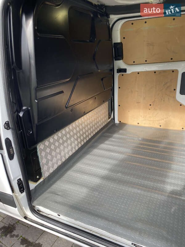 Вантажний фургон Ford Transit Custom 2017 в Івано-Франківську фото 14 Вантажний фургон Ford Transit Custom 2017 в Івано-Франківську