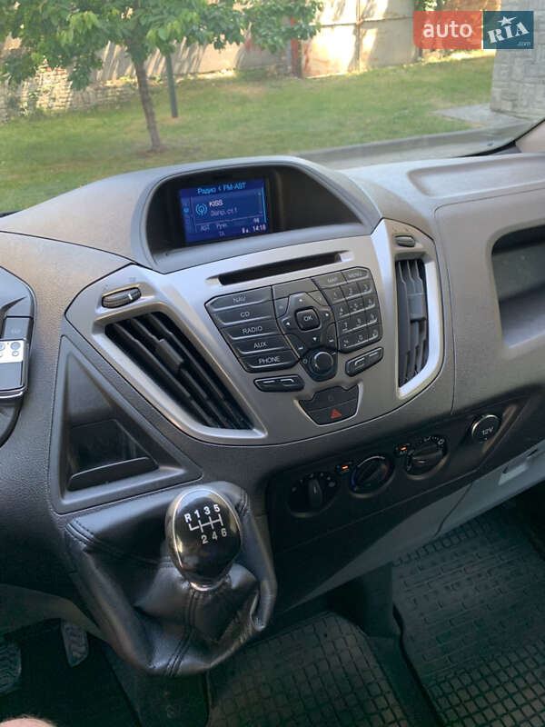 Вантажний фургон Ford Transit Custom 2015 в Львові