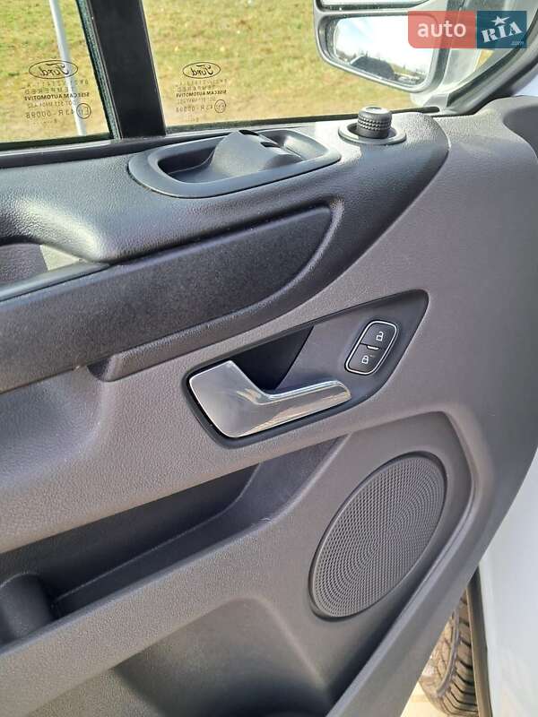 Вантажний фургон Ford Transit Custom 2018 в Львові