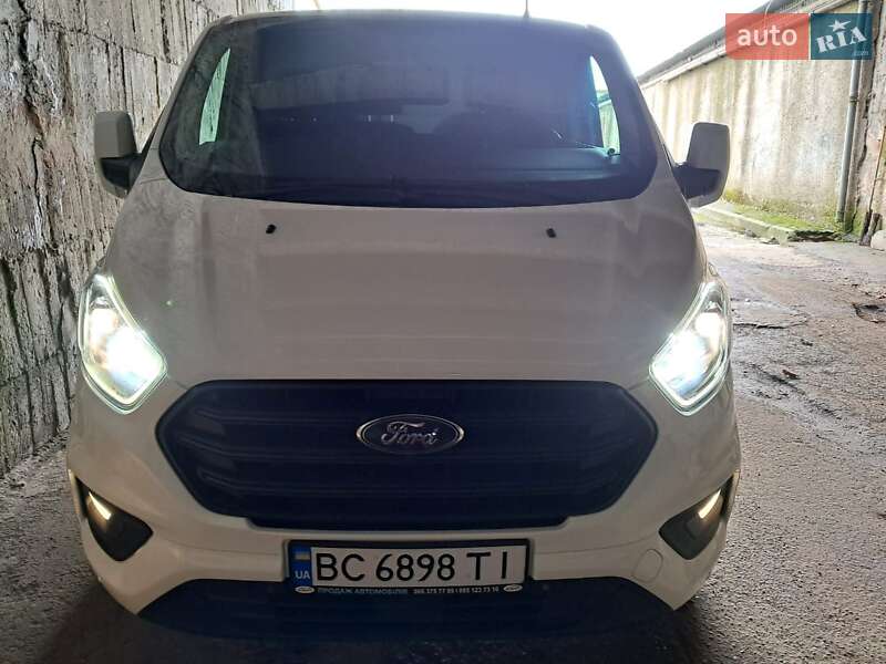 Вантажний фургон Ford Transit Custom 2018 в Львові