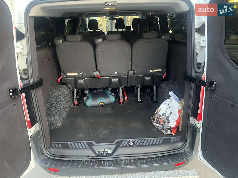 Минивэн Ford Transit Custom 2015 в Ужгороде