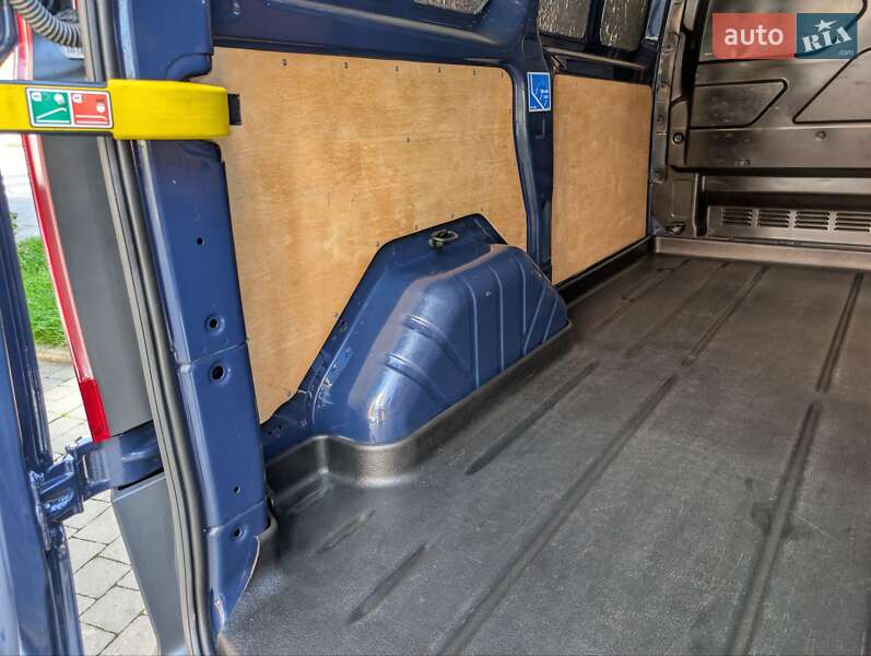 Вантажний фургон Ford Transit Custom 2014 в Івано-Франківську