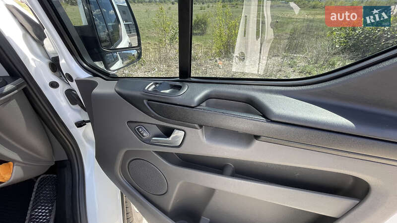 Вантажний фургон Ford Transit Custom 2018 в Києві