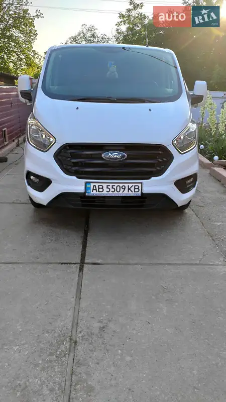 Минивэн Ford Transit Custom 2018 в 
