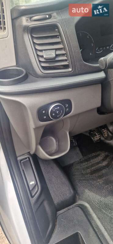 Вантажний фургон Ford Transit Custom 2018 в Кривому Розі