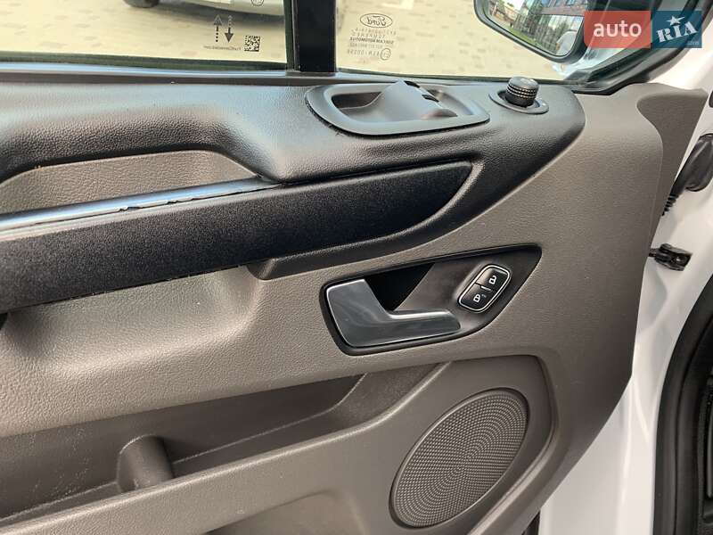 Вантажний фургон Ford Transit Custom 2022 в Рівному