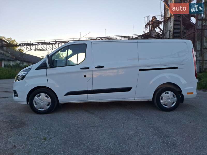 Вантажний фургон Ford Transit Custom 2021 в Бережанах