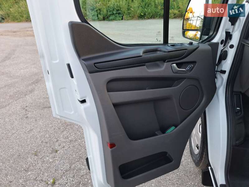 Вантажний фургон Ford Transit Custom 2021 в Бережанах