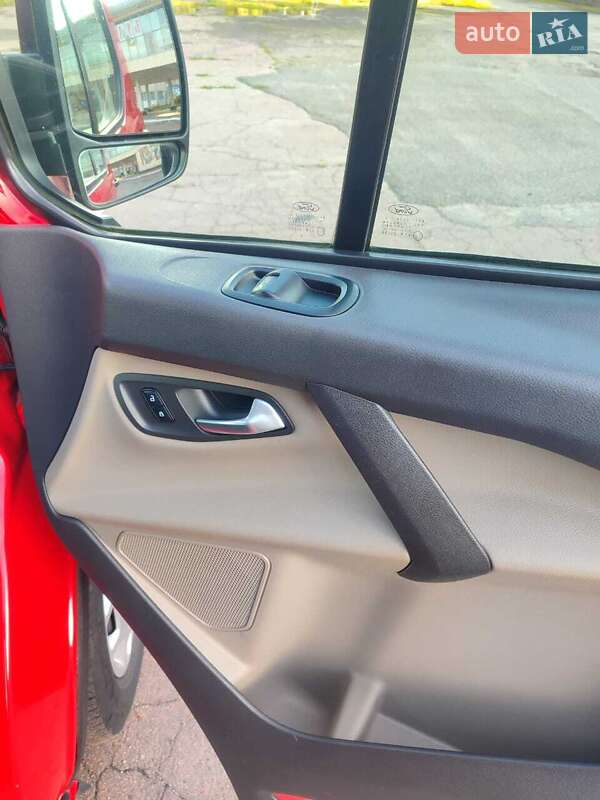 Вантажопасажирський фургон Ford Transit Custom 2016 в Рожище