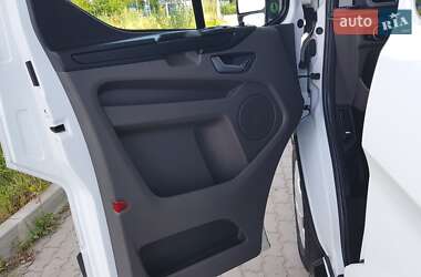 Вантажопасажирський фургон Ford Transit Custom 2020 в 