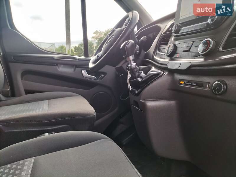 Вантажний фургон Ford Transit Custom 2018 в Дунаївцях
