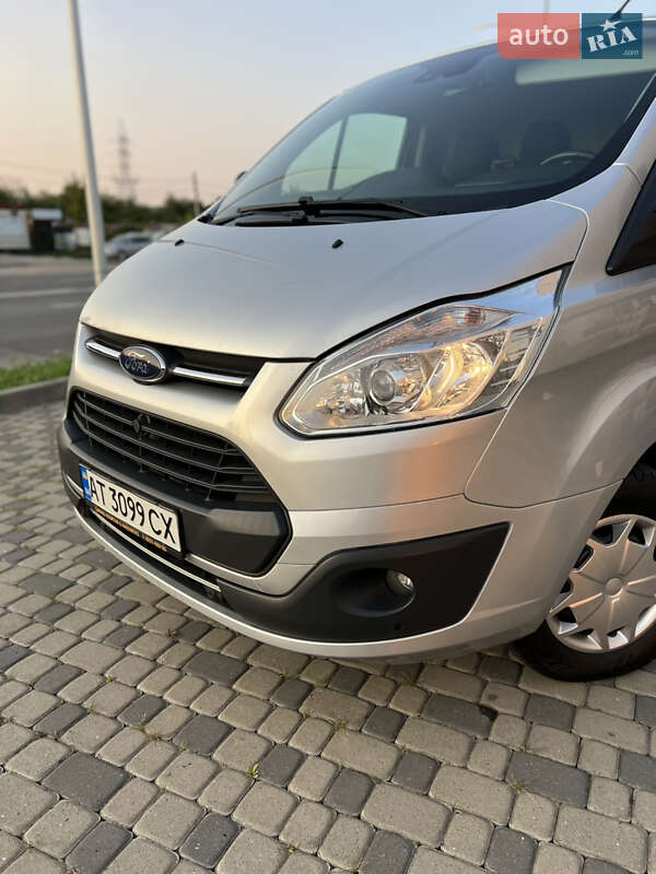 Вантажний фургон Ford Transit Custom 2017 в Івано-Франківську