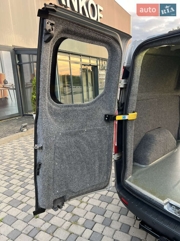 Вантажний фургон Ford Transit Custom 2017 в Івано-Франківську