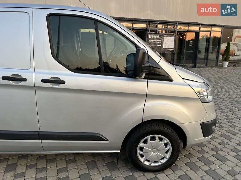 Вантажний фургон Ford Transit Custom 2017 в Івано-Франківську
