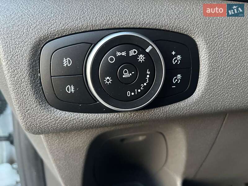 Вантажний фургон Ford Transit Custom 2019 в Луцьку