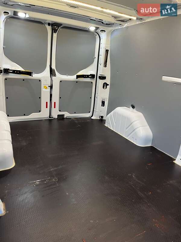 Вантажний фургон Ford Transit Custom 2019 в Луцьку