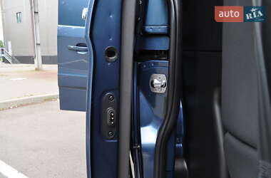 Грузопассажирский фургон Ford Transit Custom 2020 в 