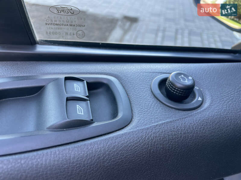 Грузовой фургон Ford Transit Custom 2017 в Днепре фото 35 Грузовой фургон Ford Transit Custom 2017 в Днепре