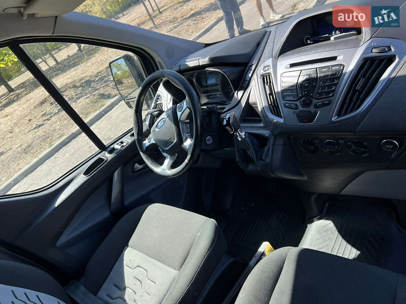 Вантажний фургон Ford Transit Custom 2016 в Дніпрі