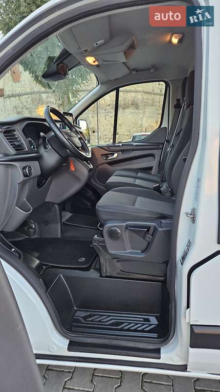 Вантажний фургон Ford Transit Custom 2021 в Бережанах