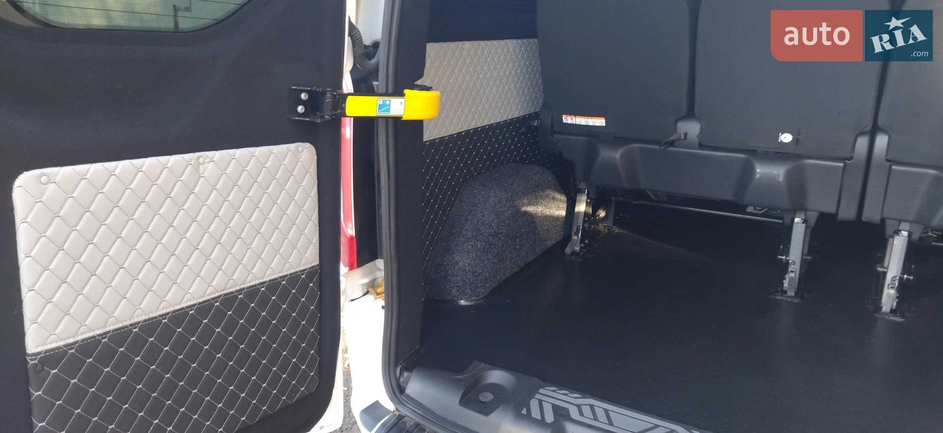 2018 Ford Transit Connect - мініатюра 23