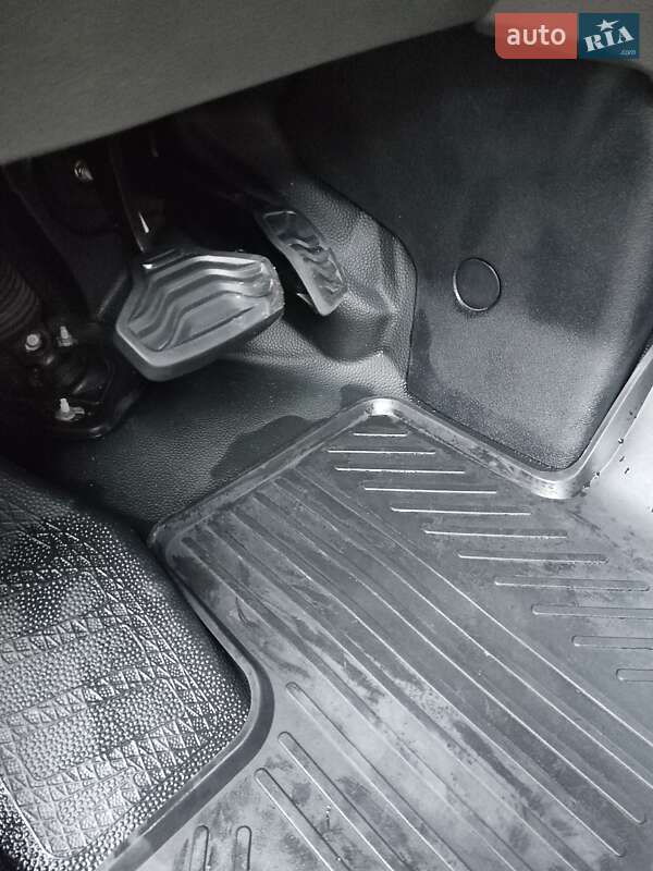 Вантажний фургон Ford Transit Custom 2019 в Млиніві фото 26 Вантажний фургон Ford Transit Custom 2019 в Млиніві