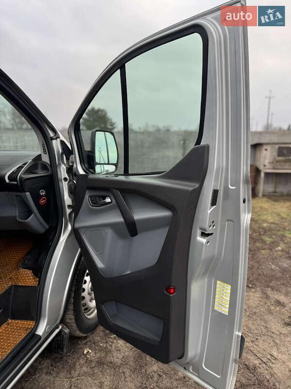 Вантажний фургон Ford Transit Custom 2015 в Царичанці