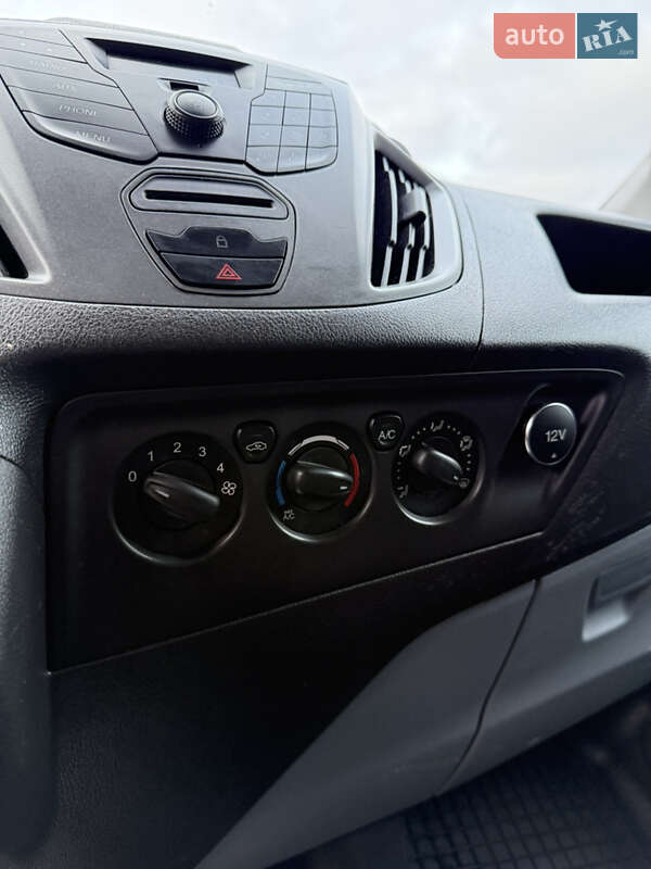 Вантажний фургон Ford Transit Custom 2015 в Дрогобичі