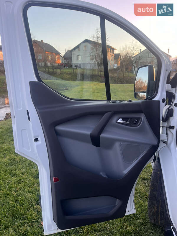 Минивэн Ford Transit Custom 2015 в Самборе