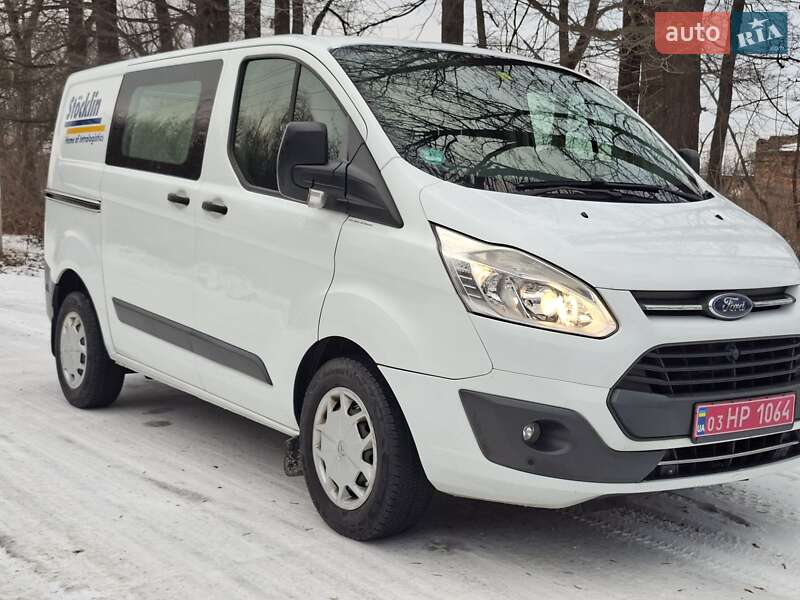 Вантажний фургон Ford Transit Custom 2016 в Рівному