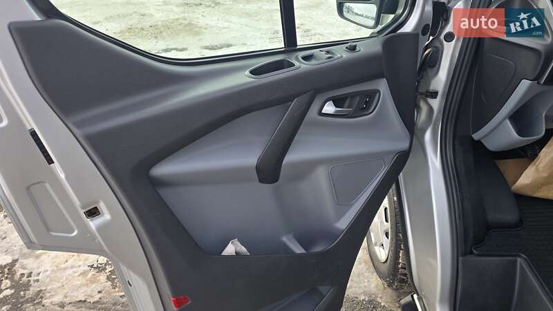 Вантажний фургон Ford Transit Custom 2017 в Дніпрі