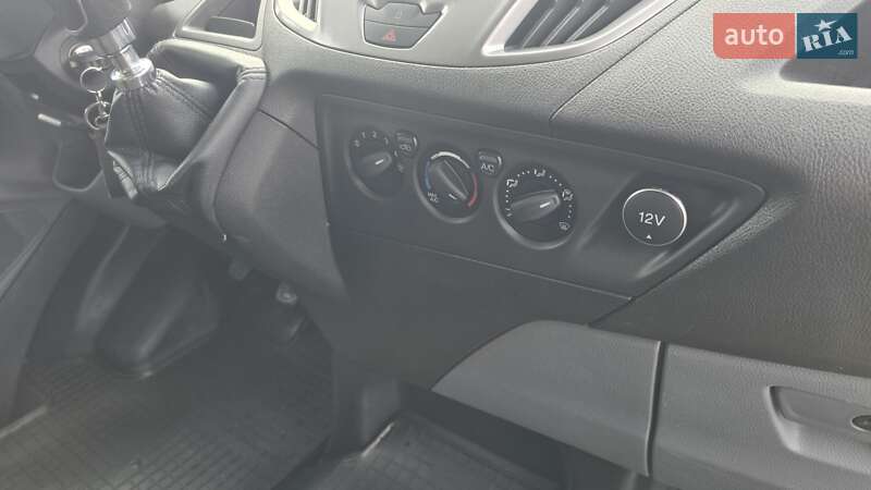 Вантажний фургон Ford Transit Custom 2017 в Дніпрі