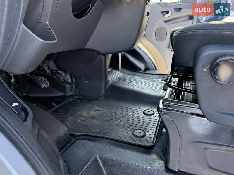 Вантажний фургон Ford Transit Custom 2019 в Рівному