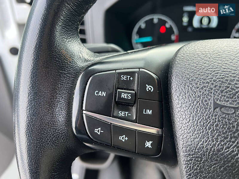 Вантажний фургон Ford Transit Custom 2019 в Львові