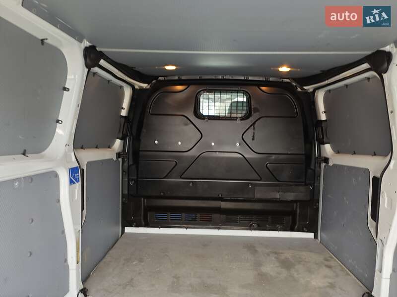 Вантажний фургон Ford Transit Custom 2017 в Міжгір'ї