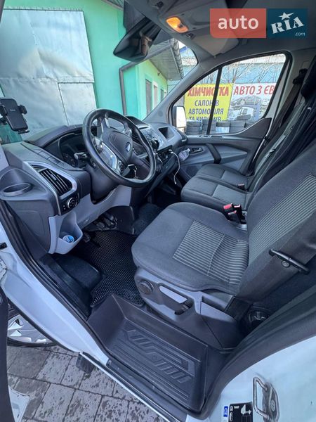 Вантажний фургон Ford Transit Custom 2017 в Сокалі